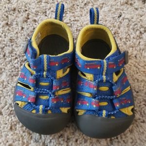 Toddler Keen sandals size 4